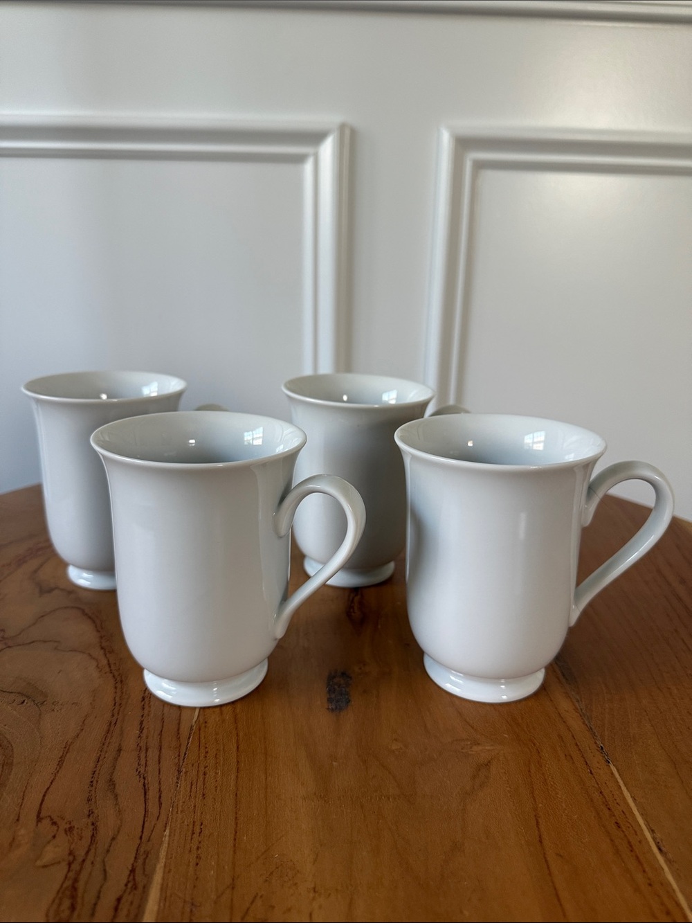 Pottery Barn PB White Porcelain 4 1/2" Footed Coffee Mugs 4 Classic Vintage